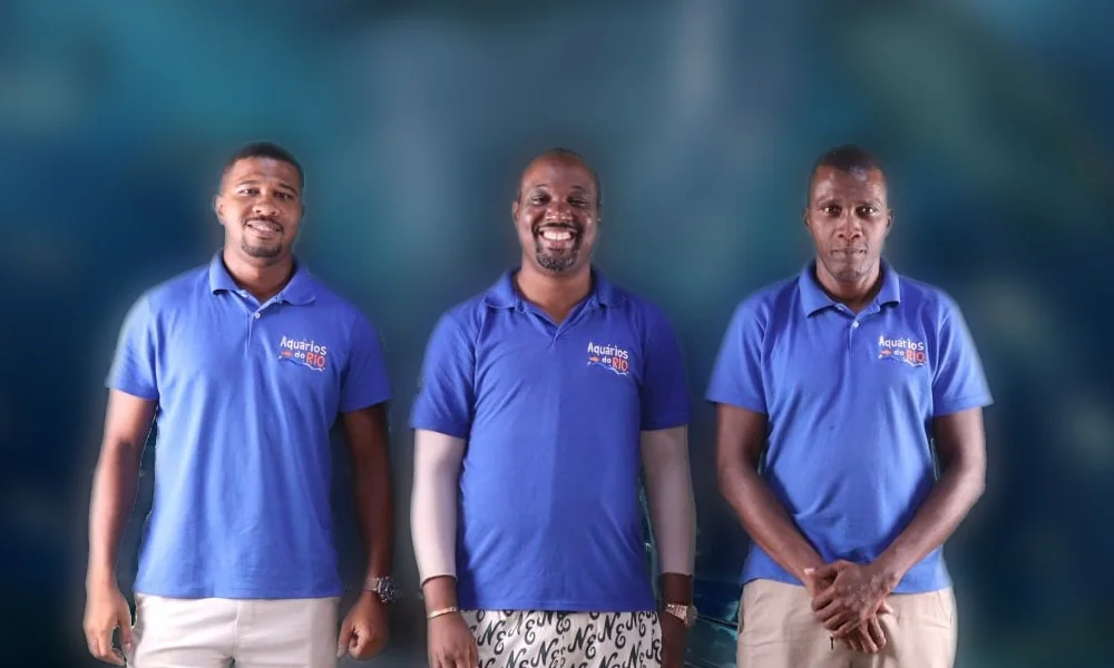 A equipe hoje, de uniforme da Aquários do Rio